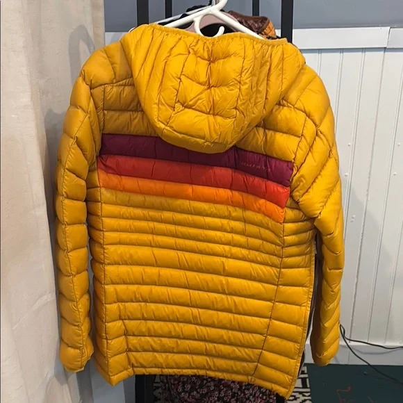 Women’s Cotopaxi Down hoodie - Picture 6 of 6